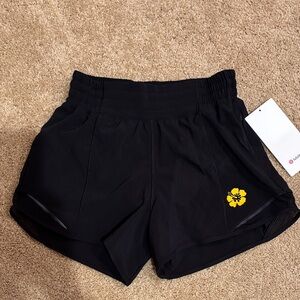 NWT New Lululemon Hawaii Exclusive Hibiscus Hotty Hot 4” Shorts Size 4